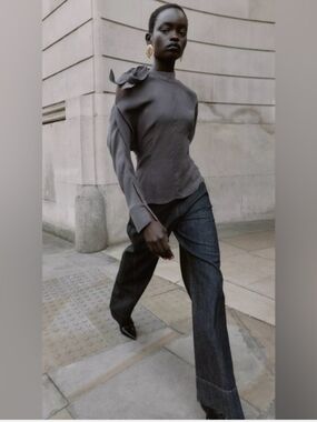 Zara Shoulder Cut‑Out Blouse with Tie
Size XL • New With Tags